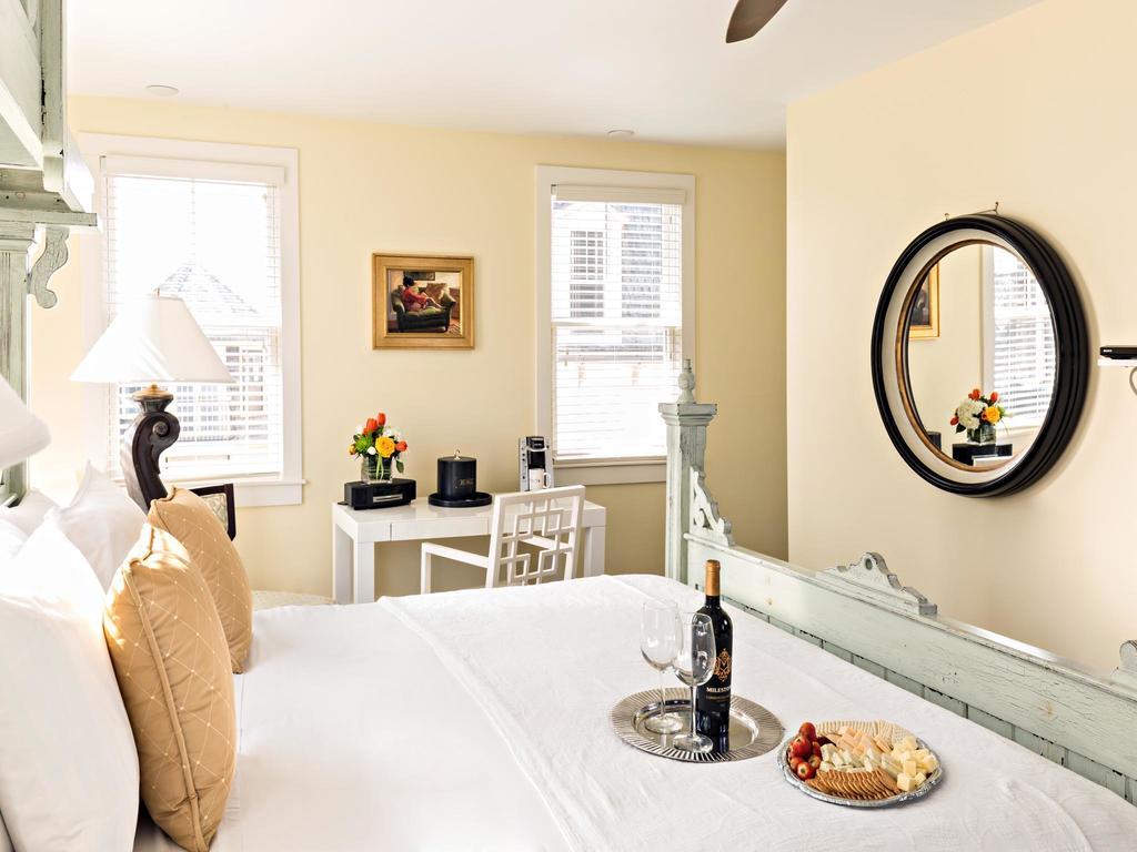 Brass Key Guesthouse Adults Only Provincetown Phòng bức ảnh