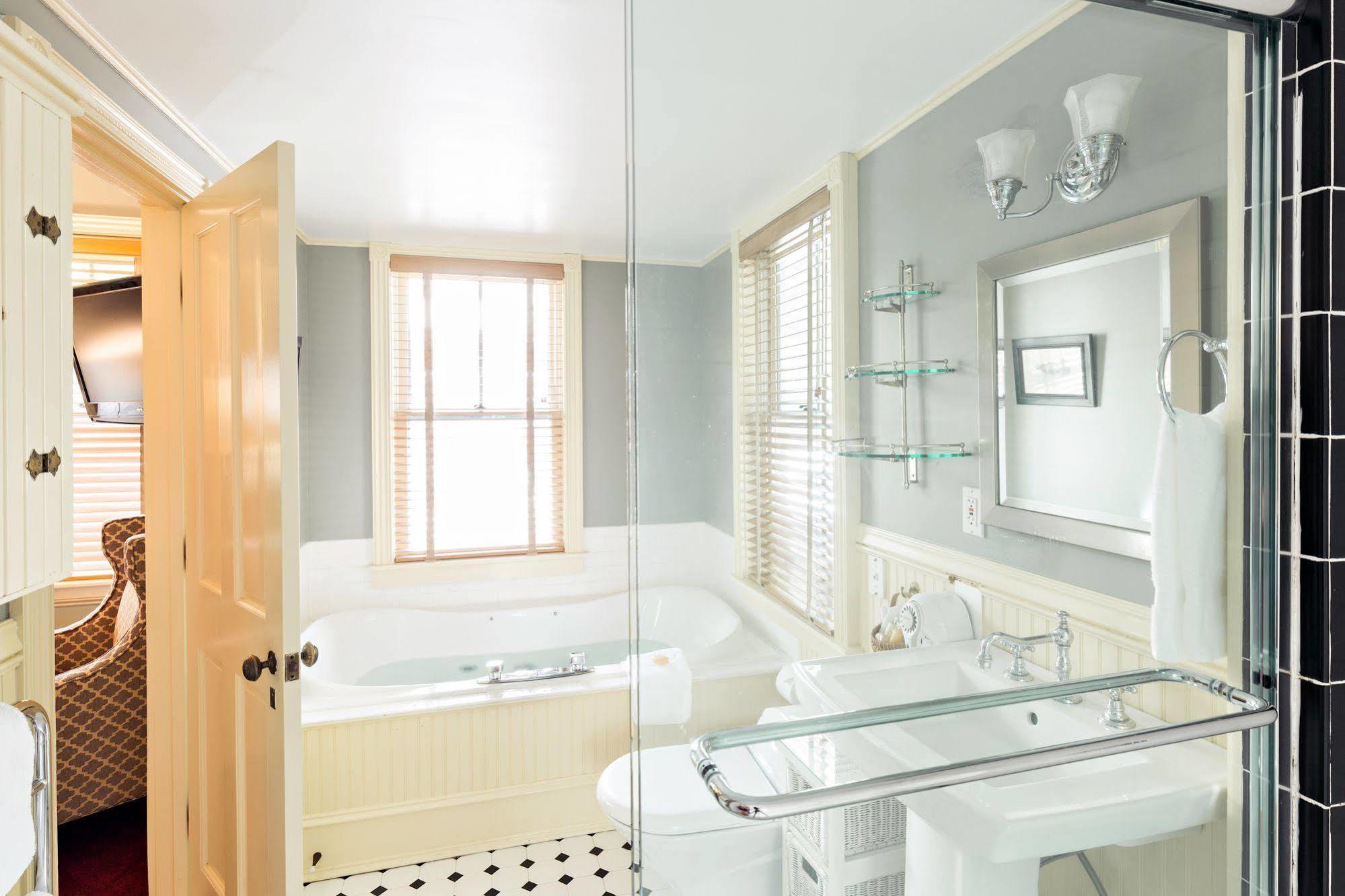 Brass Key Guesthouse Adults Only Provincetown Ngoại thất bức ảnh